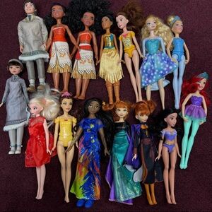 15 Disney Princess Barbie Dolls - Frozen Encanto Moana Ariel Belle Pocahontas